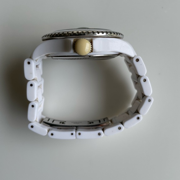 TOY (BRAND) WHITE WATCH - Picture 3 of 3